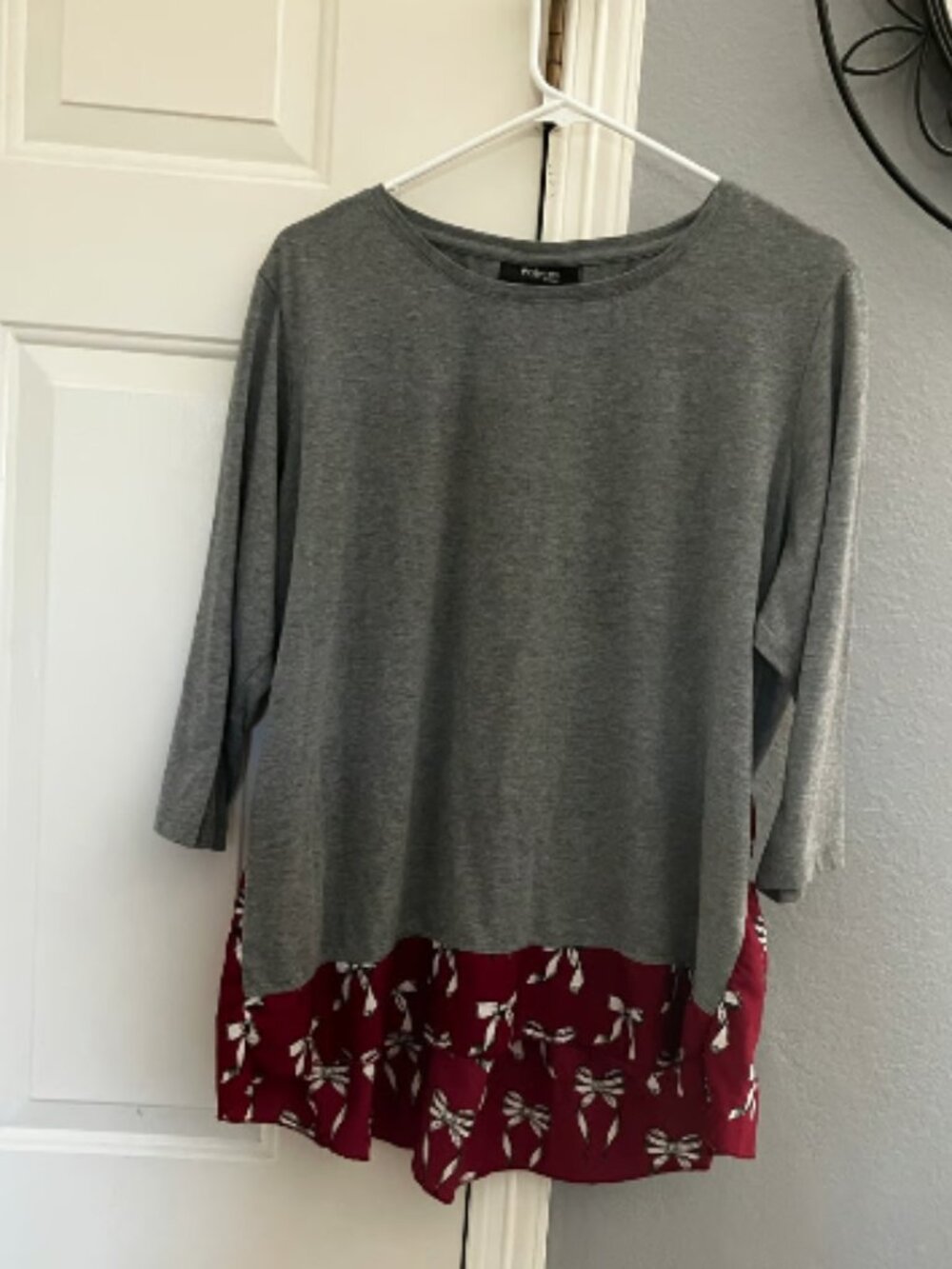 Style & Company size 1X Top with Ribbon bottom Trim